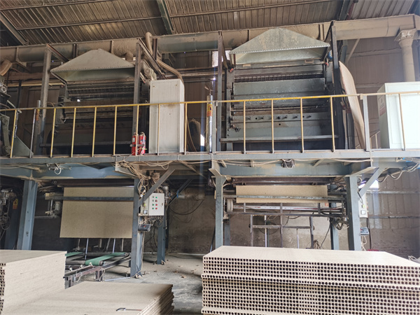 桥洞力学板设备安装